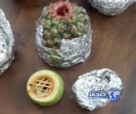 بالصور.. مداهمة مقهى شهير بـ “تحلية” جدة يقدم المعسل داخل الفواكه الطازجة