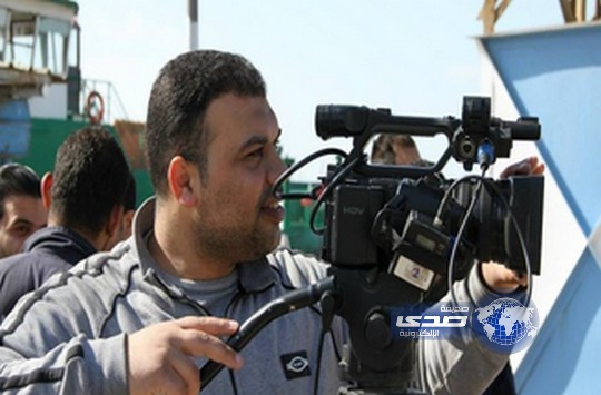 مصور الجزيرة: عسكري تحرش بزوجتي أمامي وأنا مقيد .. فيديو