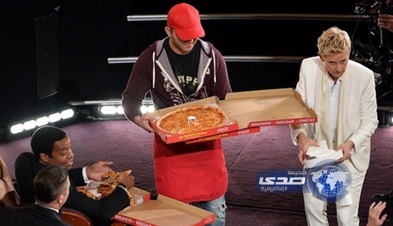 عامل توصيل بيتزا يخطف الأنظار في الأوسكار