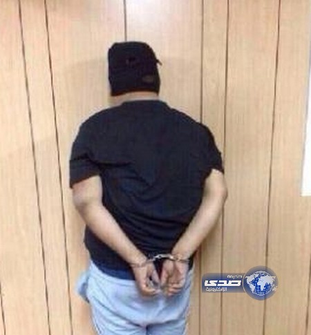 القبض على قائد مركبة بالقطيف لحيازته أسلحة وذخيرة وكمية من أقراص الكبتاجون