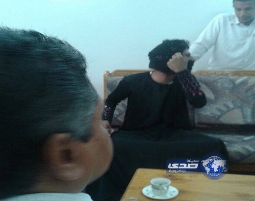 القبض على متنكر بزي نسائي في استراحة للطالبات بـ “حضرموت”