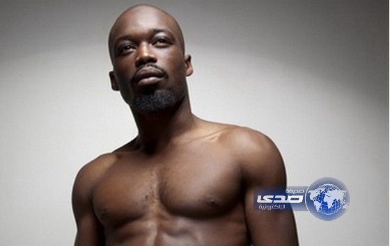 الملاكم الفرنسي جيمي كوليبالي يشهر اسلامه برأس الخيمة