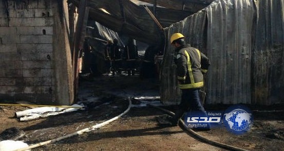 15 فرقة إطفاء وإنقاذ تباشر حريقاً في مستودع أخشاب بقوزين جدة