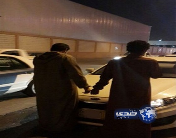 دوريات أمن الرياض تطيح باثنين من الجناة بالجرم المشهود