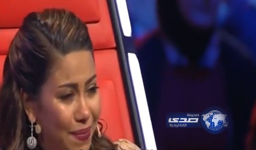 بالفيديو.. شيرين تدخل في حالة بكاء على الهواء