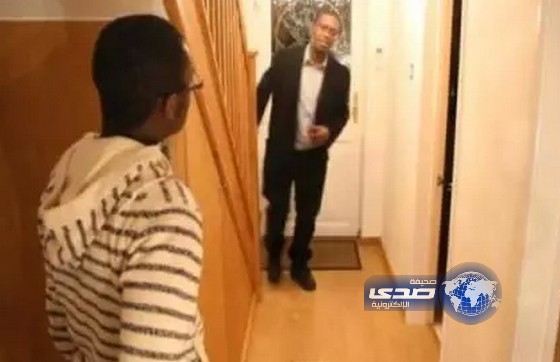 بالفيديو: شاب اراد أن يخدع والده فيبرحه ضرباً