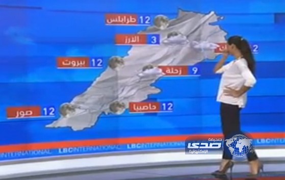 بالفيديو ..درجات الحرارة تدفع بمذيعة لتنفجر ضاحكة عبر الهواء