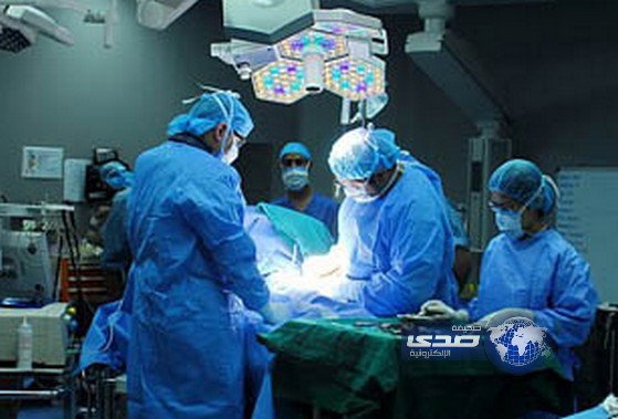 مريض يعتدي على طبيب ويكسر أعضائه