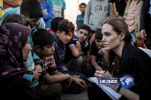 انجلينا جولي تزور اللاجئين السوريين في الأردن