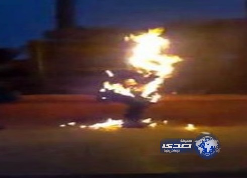 ضحية اغتصاب تحرق نفسها أمام مركز للشرطة رداً على تبرئة المتهمين