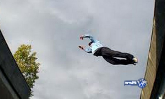 مصري يقفز من الطابق الثالث خوفا من القتل