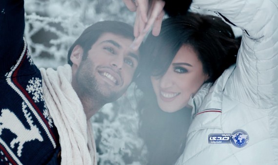 أسماء لمنور تروي “دمعة رجل” بكاميرا يعقوب المهنا