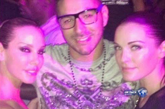 كريم بنزيمة يلهو مع حسناوات إسبانيا