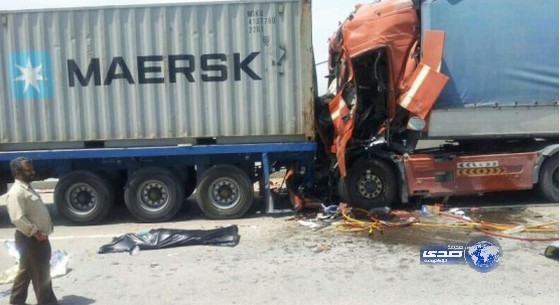 وفاة سائق احتجز داخل مقطورة خلال حادث في الشرقية