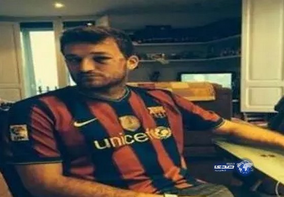 مشجع لبرشلونة يتعرض لضرب مبرح من الشرطة خلال مباراة ريال