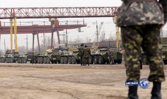 السلطات الأوكرانية تحشد 15 ألف جندي قرب الحدود الروسية