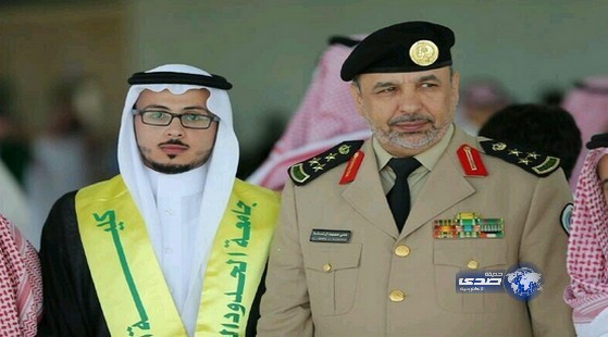 وزير الداخلية يمنح ابن شهيد واجب هدية بمناسبة تخرجه
