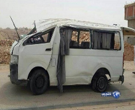 إصابة 8 طالبات بحادث انقلاب حافلة في الرياض