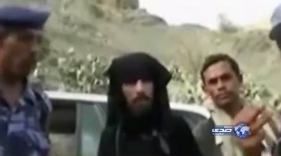 بالفيديو :القبض على تركي بزي نسائي دخل اليمن عن طريق المملكة بالتهريب