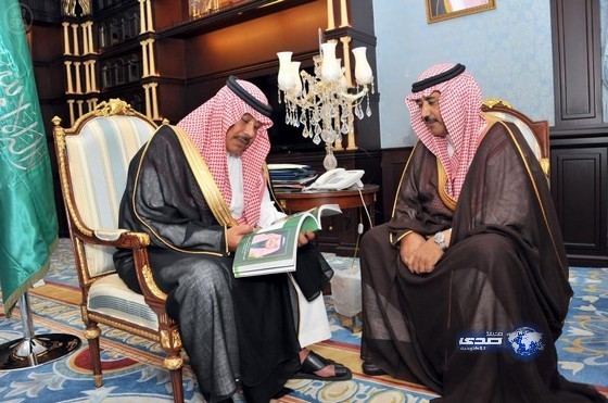 أمير منطقة الباحة يتسلم نسخة من التقرير السنوي للمديرية العامة لمكافحة المخدرات