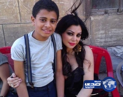 هيفاء وهبي تحاول ان تخرج طفل”حلاوة روح” من الإكتئاب
