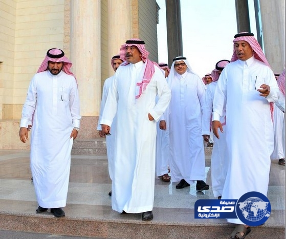 أمير الباحة يتفقد عدداً من المشروعات التجارية والتنموية بمحافظة بلجرشي