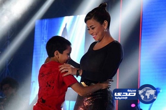 شيرين تغني بملابس غير لائقة  أمام 10 آلاف متفرج