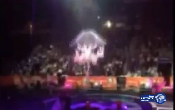 بالفيديو:لحظة سقوط لاعبات بهلوانيات في سيرك و حدوث إصابات خطيرة