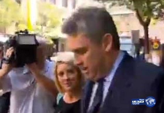 عراك ساخن بين ملياردير ومدير محطة تلفزيونية