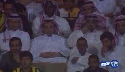 البلطان يتابع المباراة وسط جمهور الاتحاد بكل ود وبكل امان لا قوارير