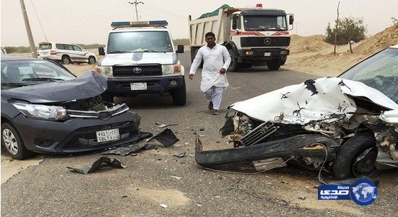 إصابة 2 بحادث اصطدام مركبتين على طريق الساحل