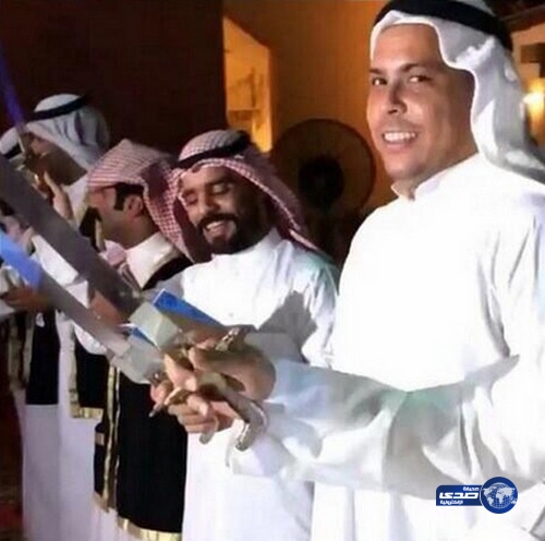الظاهره رونالدو في الكويت  ويؤدي رقصة العرضه
