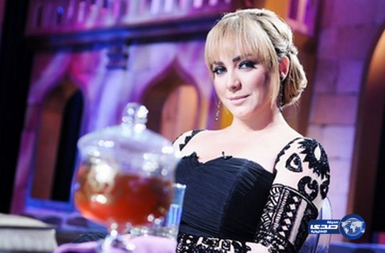 سلاف فواخرجي: “لا أتقاضى المال من أجل  تأييد النظام السوري