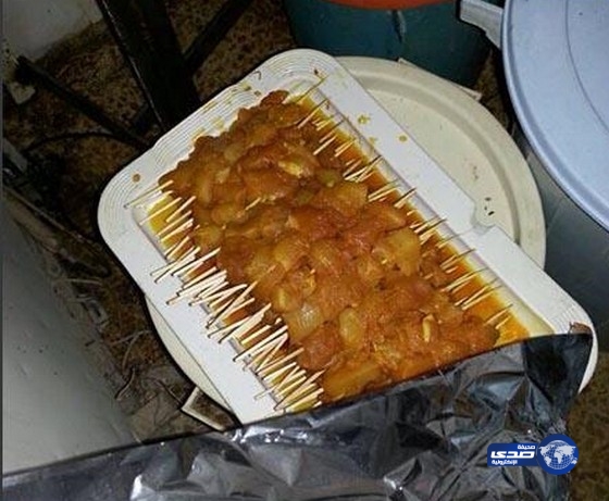 أمانة الرياض تغلق 27 منشأة وتستبعد 62 عاملاً مخالفاً (صور)