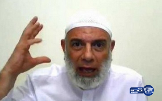 وجدى غنيم لمتظاهرى الإخوان: أنا بلبس طاقية الإخفاء وبطير من قطر لمصر