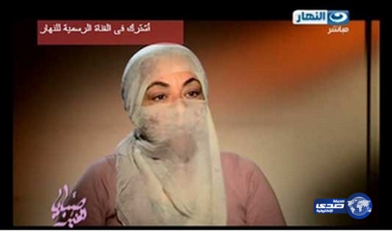 بالفيديو: مذيعة مصرية تطرد ضيفتها بعد تطاولها على النبيّ محمَّد!