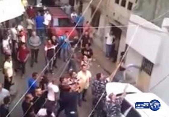 بالفيديو.. مشاجرة في لبنان انتهت أسطوانة غاز على رأس احدهم