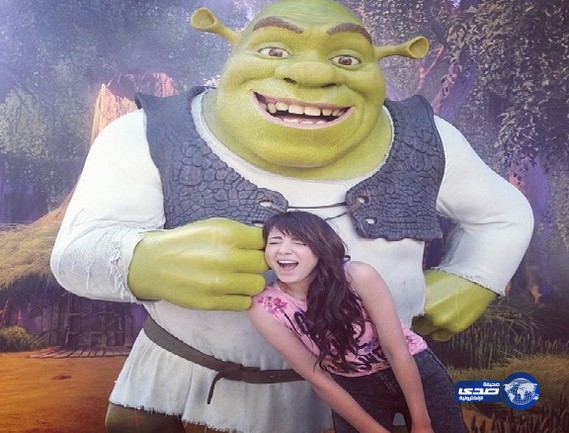 ساندي تنال لكمة من الغول الاخضر!