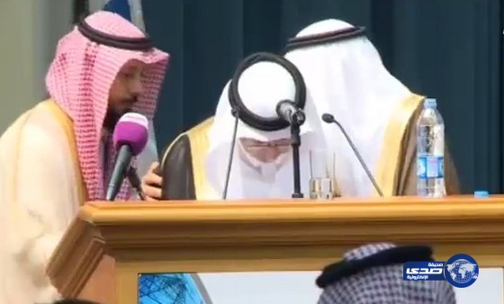 بالفيديو: إغماء وزير المياه الحصين خلال إلقاء كلمته بمنتدى الطاقة