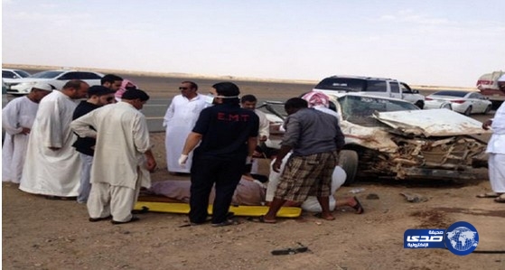 إصابة مقيمين فى انقلاب سيارة بتربة