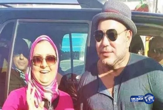 ملك المغرب يوقف موكبة من أجل التقاط صورة مع معجبة تونسية