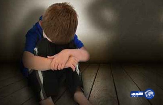 معلمة تغتصب صبيين بطريقة سادية