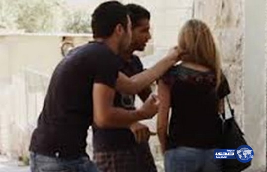 مشاجرة 3 شبان بسبب فتاة ينتهي بتدخل الشرطة