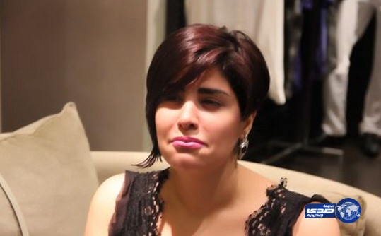 الخوف من “كورونا” يجبر الفنانة “شمس” على ارتداء قناع طبي