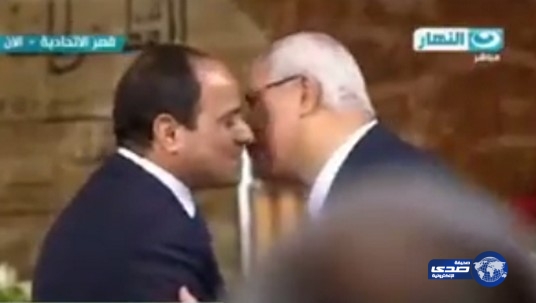 بالفيديو:السيسي ومنصور يوقعان وثيقة تسلم السلطة لأول مرة في تاريخ مصر