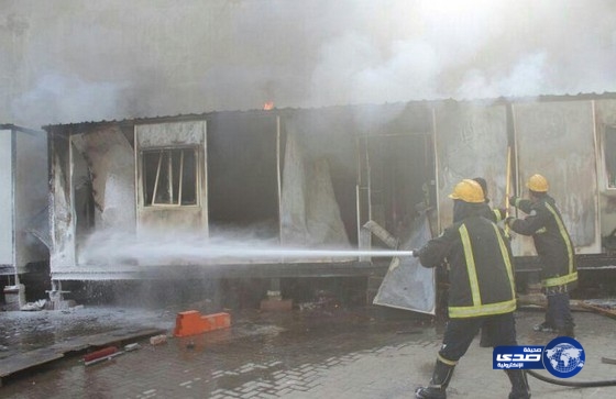 خمس فرق تسيطر على حريق «بركس» بمشعر منى