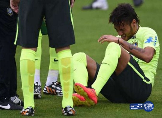 نيمار يرعب البرازيل وينجو من إصابة خطيرة