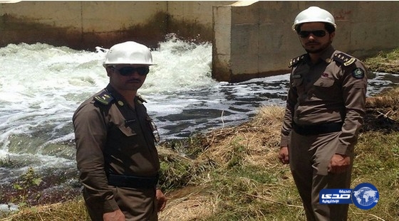 مدنى الباحة  يفتح سد بيدة ويجدد تحذيراته