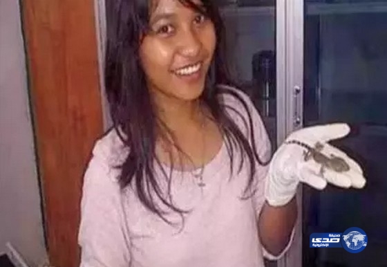 بالفيديو: سيدة إندونيسية تنجب سحلية