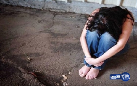 10 عاطلين عن العمل يختطفون فتاة ويتناوبون على اغتصابها